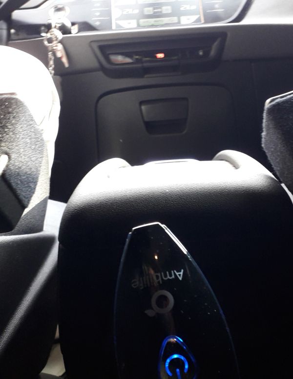 Ambilife negativni jonizator i preciscivac za auto